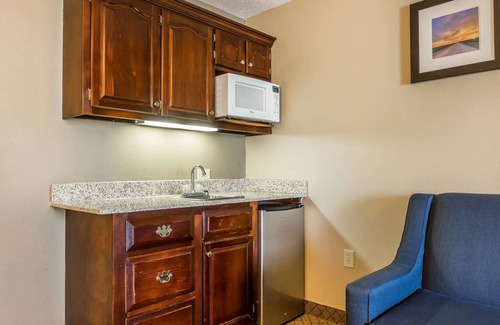 Mishawaka Hotel | Comfort Inn & Suites Mishawaka - South Bend