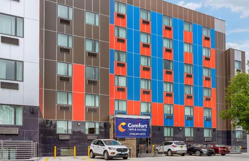 Queens Hotel | Comfort Inn & Suites near JFK Air Train