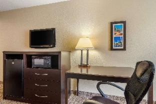 Perry Hotel | Comfort Inn & Suites Perry National Fairgrounds Area
