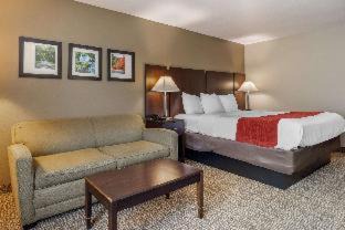Perry Hotel | Comfort Inn & Suites Perry National Fairgrounds Area