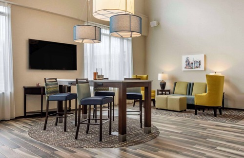 East Allegheny Hotel | Comfort Inn & Suites Pittsburgh-Northshore