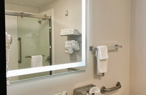 Sheboygan Hotel | Comfort Inn & Suites Sheboygan I-43
