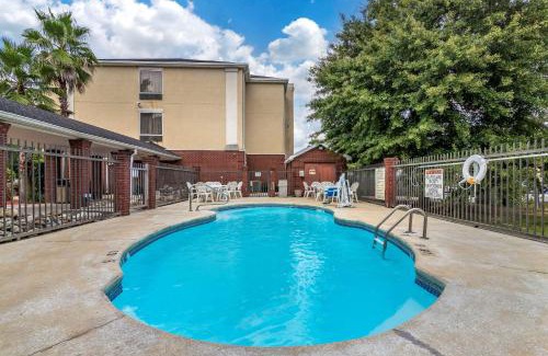 Statesboro Hotel | Comfort Inn & Suites Statesboro - University Area