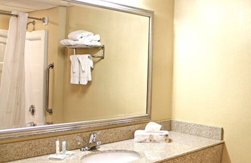 Syracuse Hotel | Comfort Inn & Suites Syracuse-Carrier Circle