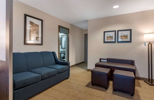 Aztec Hotel | Comfort Inn & Suites