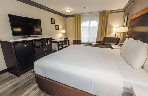 North Hollywood Hotel | Comfort Inn & Suites Near Universal - N. Hollywood - Burbank