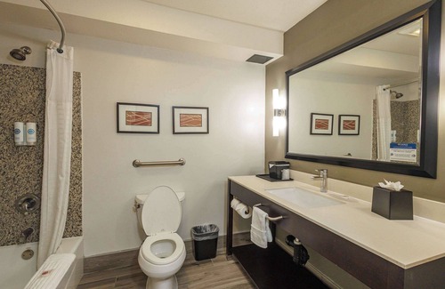 North Hollywood Hotel | Comfort Inn & Suites Near Universal - N. Hollywood - Burbank