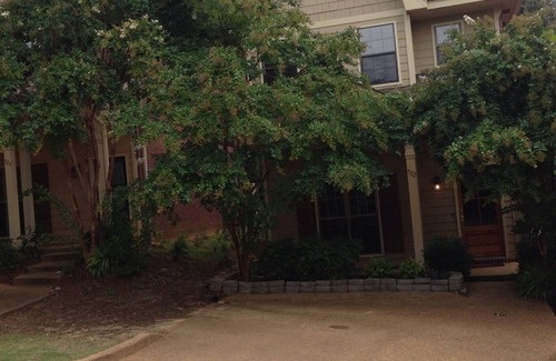 Oxford House | Comfort & Luxury. Adjacent to campus