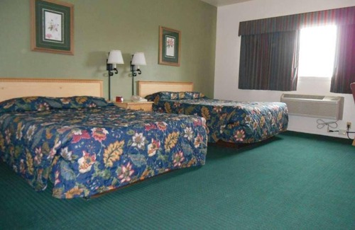 Enumclaw House | Comfort Meets Affordability at GuestHouse Enumclaw! Free Parking, Pets Allowed