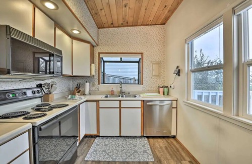 Camano Island House | Comfort Meets Coastal Charm w/Private Beach