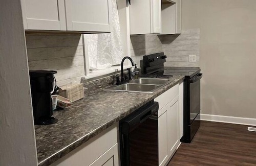 Elizabeth City House | Comfort near the water and University