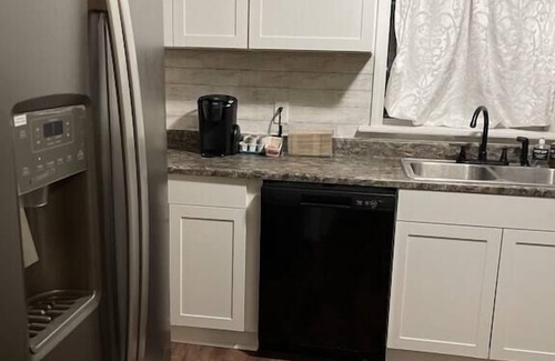 Elizabeth City House | Comfort near the water and University