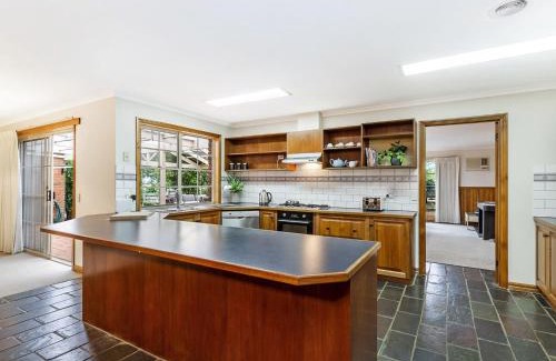 Warrnambool House | Comfort on Conns