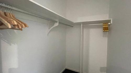 Officer House | Comfort Retreat VIC Officer 5BR WiFi Parking