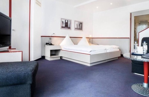Meschede Hotel | Comfort room with kitchenette and WC, max. 2 persons
