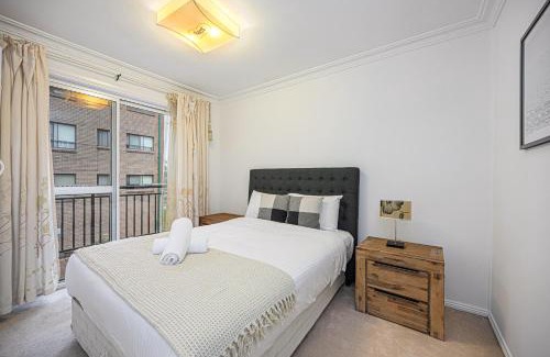 Bankstown House | Comfort Stay in Bankstown Free Parking