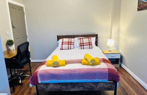 Ashton-under-Lyne House | Comfort Suite in Manchester
