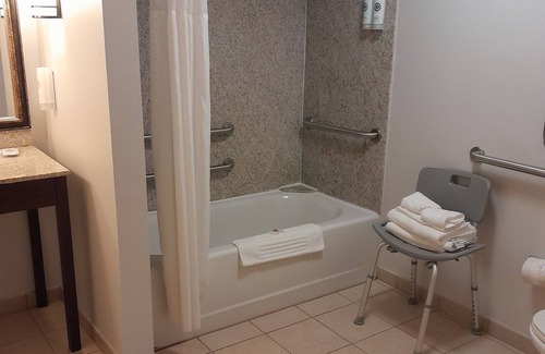 Altoona Hotel | Comfort Suites Altoona