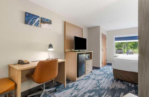 Arcadia Hotel | Comfort Suites At WestGate Mall