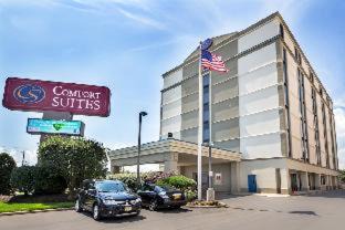 Avenel Hotel | Comfort Suites at Woodbridge