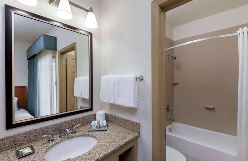Westminster Hotel | Comfort Suites Baton Rouge South I-10
