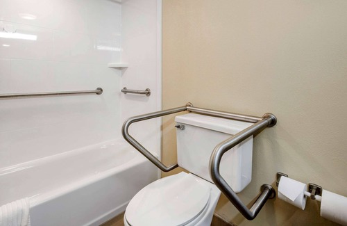 Bethlehem Hotel | Comfort Suites Bethlehem Near Lehigh University and LVI Airport