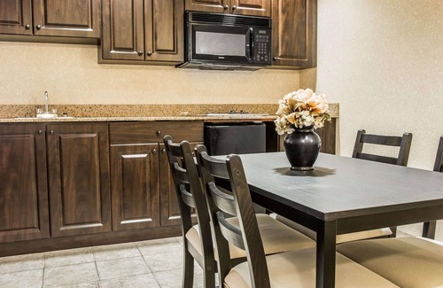 Canton Hotel | Comfort Suites Canton - Detroit