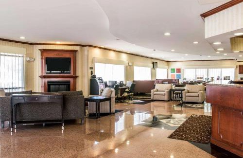 Canton Hotel | Comfort Suites Canton - Detroit