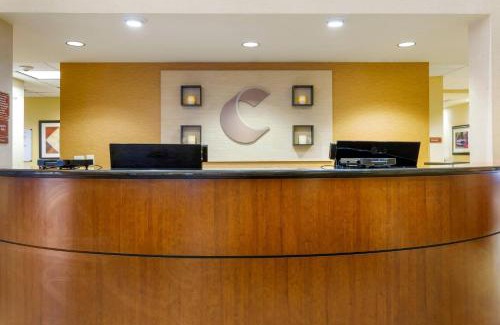 West Ashley Hotel | Comfort Suites Charleston West Ashley