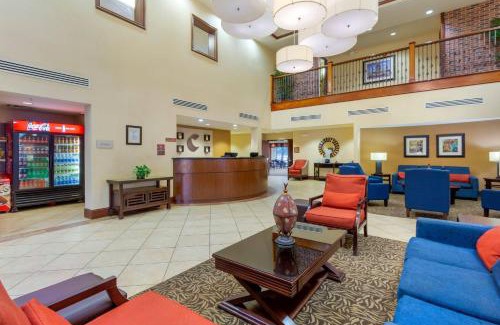 West Ashley Hotel | Comfort Suites Charleston West Ashley