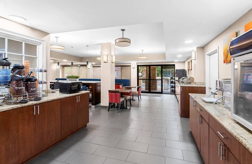 Daphne Hotel | Comfort Suites Daphne - Mobile East Bay