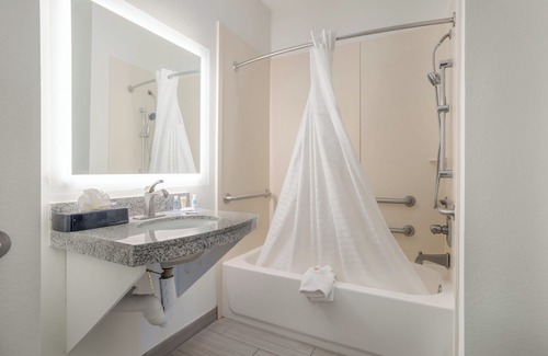 Denham Springs Hotel | Comfort Suites Denham Springs