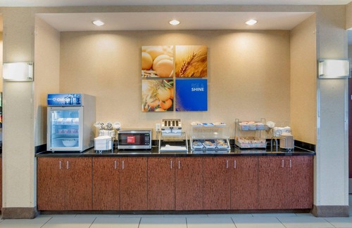 Fredericksburg Hotel | Comfort Suites Fredericksburg North