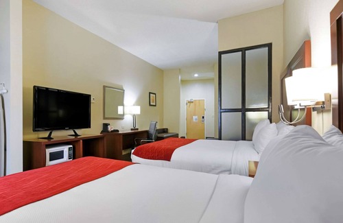 Fultondale Hotel | Comfort Suites Fultondale I-65 near I-22