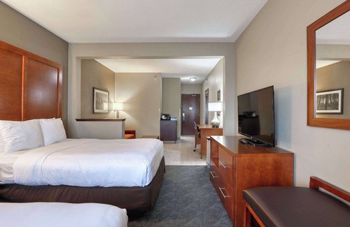 Madison Hotel | Comfort Suites Madison West - Middleton