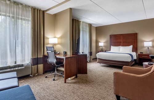 Manchester Hotel | Comfort Suites Manchester near Arnold AFB