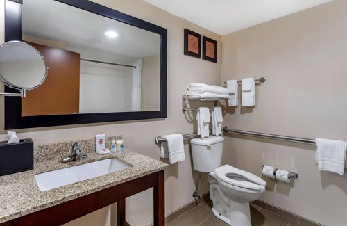 Manchester Hotel | Comfort Suites Manchester near Arnold AFB
