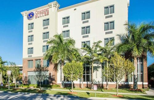 Miami Springs Hotel | Comfort Suites Miami Airport North