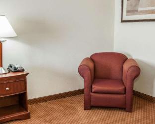 Wayne Hotel | Comfort Suites near Indianapolis Airport