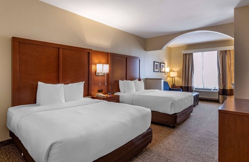 South Main Hotel | Comfort Suites near Texas Medical Center - NRG Stadium