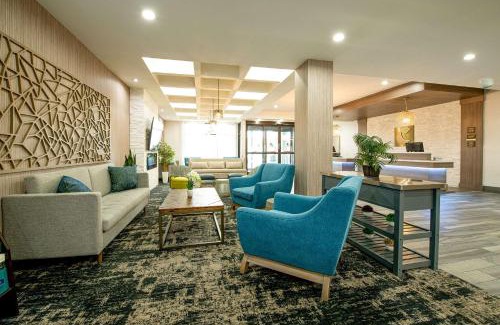 Lafayette Hotel | Comfort Suites Oil Center