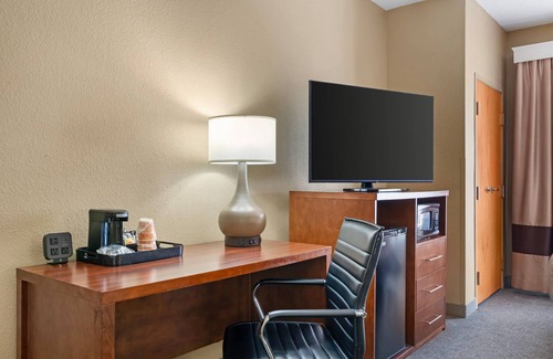 Oxford Hotel | Comfort Suites Oxford I-20 exit 188