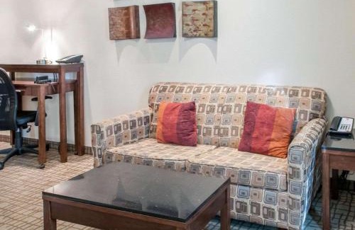 Roswell Hotel | Comfort Suites Roswell North