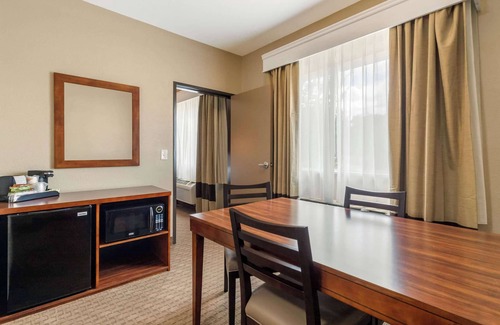 North San Antonio - SAT Hotel | Comfort Suites San Antonio Airport North