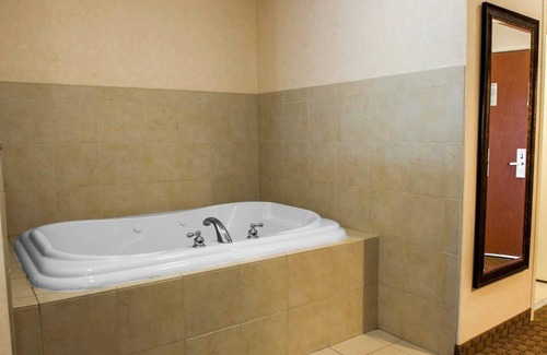 Southport Hotel | Comfort Suites Southport
