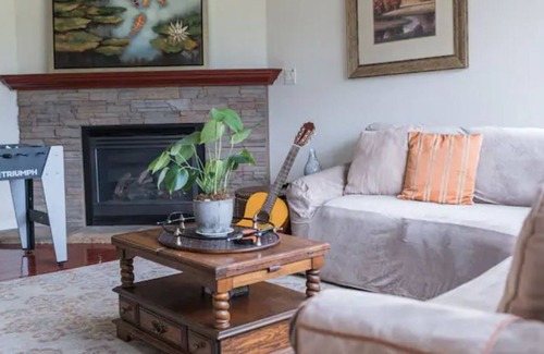 Northwest Reno House | Comfort + Views + Hot Tub Reno/Sparks/Tahoe home