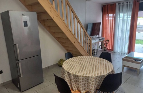 Etang Sale Les Bains House | Comfortable house in a quiet area close to the sea and amenities in a seaside resort.