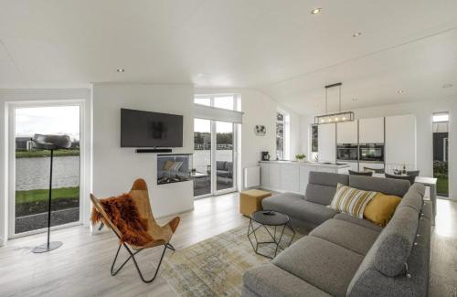 Wemeldinge House | Comfortabel en modern ingericht huis met uitzicht op het meer 28