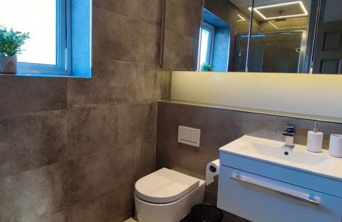 Borehamwood Apartment | Comfortable 1 Bed flat with Air Con