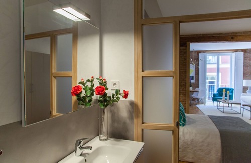 Centro Apartment | Comfortable 1 bedroom apt - 2 Minutes from Puerta del Sol